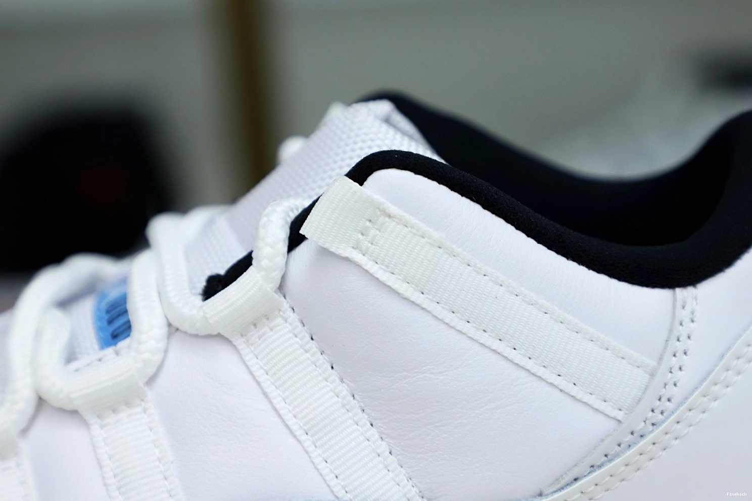 LOW BLUE RETRO JORDAN 11 LEGEND AIR 0216